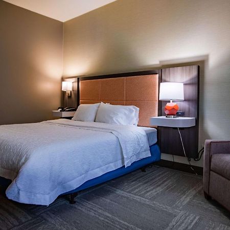 Hampton Inn Hadley-Amherst Area Екстер'єр фото