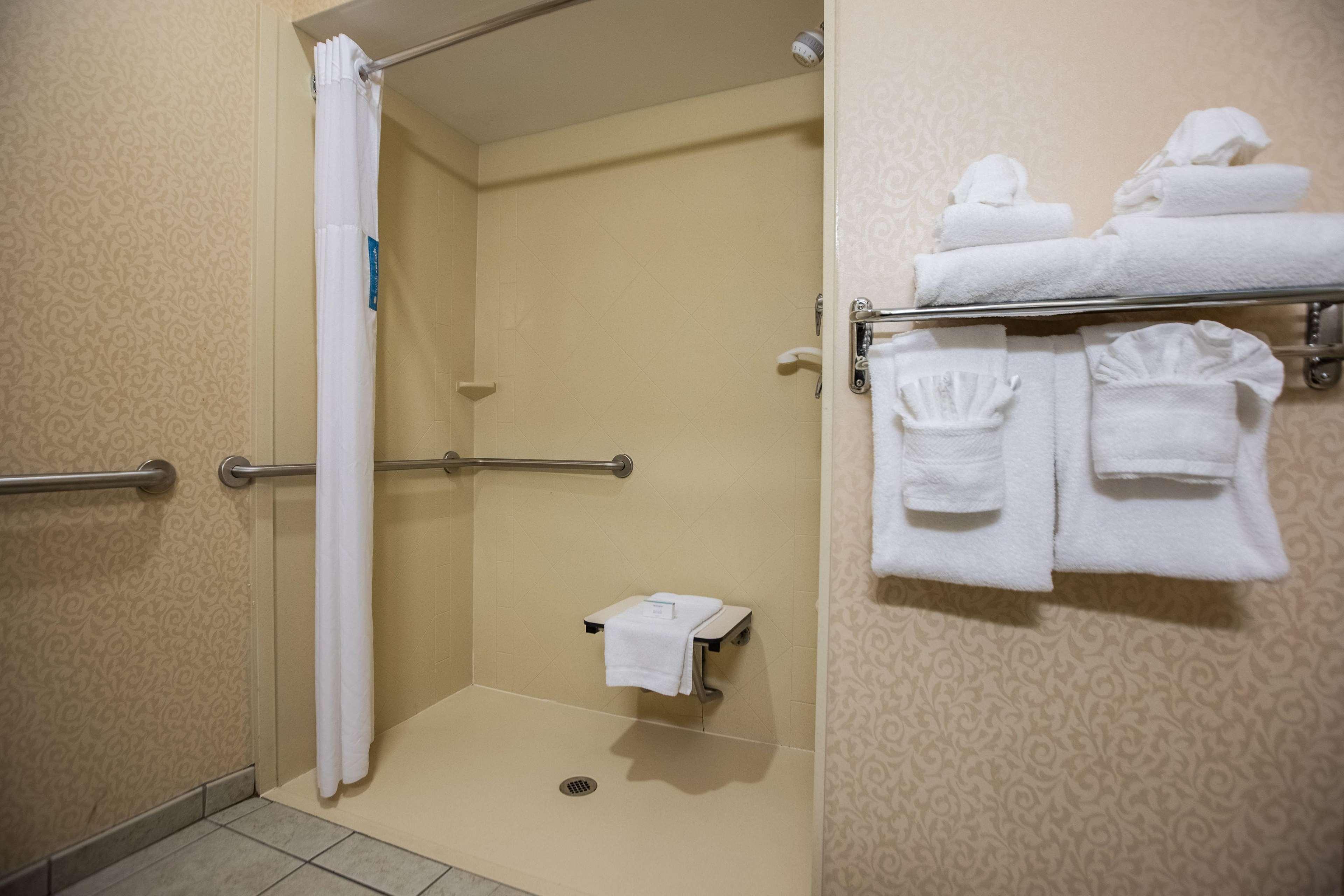 Hampton Inn Hadley-Amherst Area Екстер'єр фото