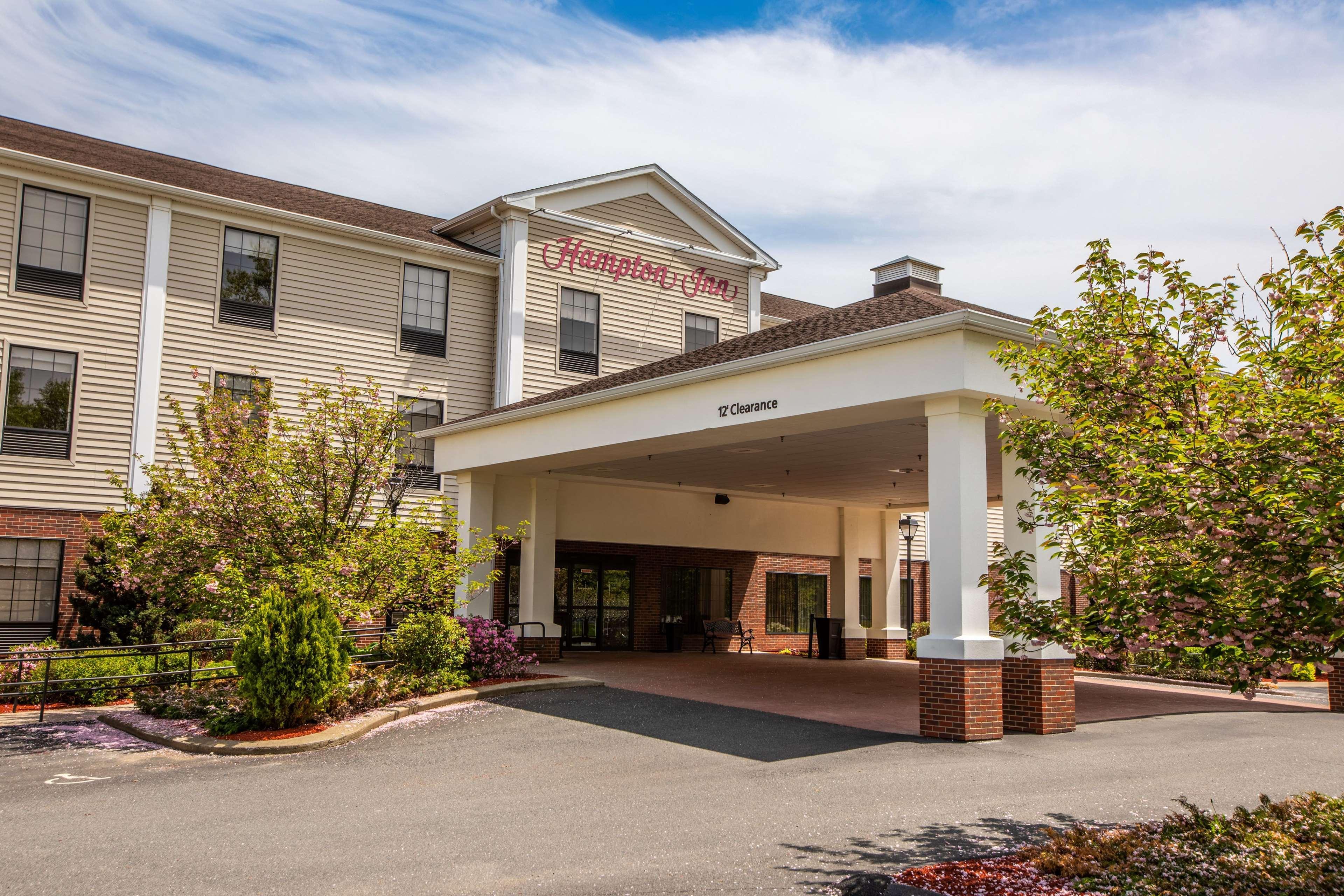 Hampton Inn Hadley-Amherst Area Екстер'єр фото